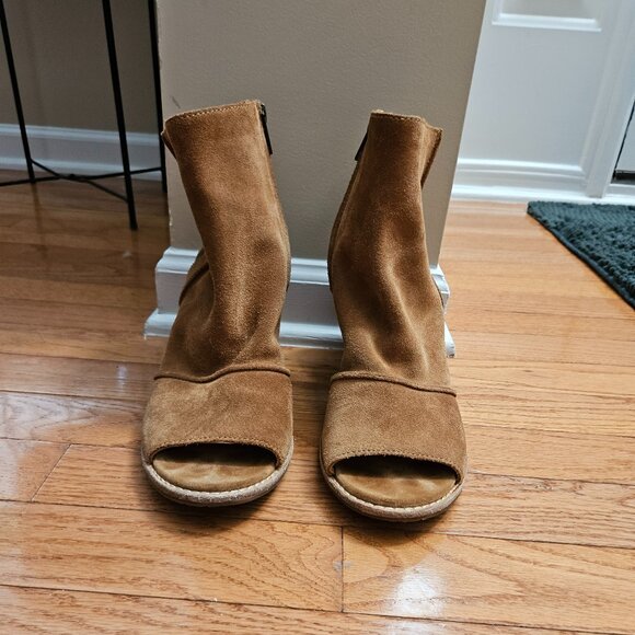 UGG Women's Open toe Heeled Shoes - Picture 1 of 8